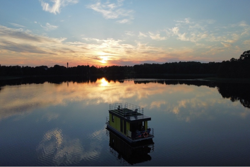 Relaksējoša atpūta - nakšņošana peldošā mājā "Aqua Bērzgale"