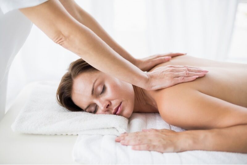 Лечебный массаж спины для женщин