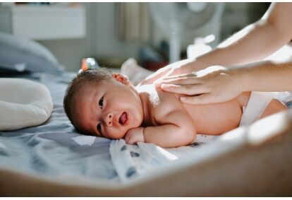 Общий массаж тела для младенца