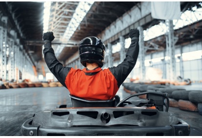 Izbrauciens ar bērnu kartingu Karinga namā XL Rīgā