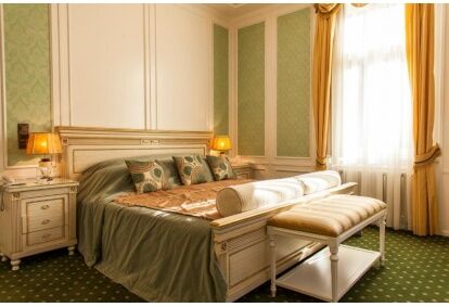 Nakšņošana elegantajā Smaragda numurā viesnīcā "TB Hotel & SPA"