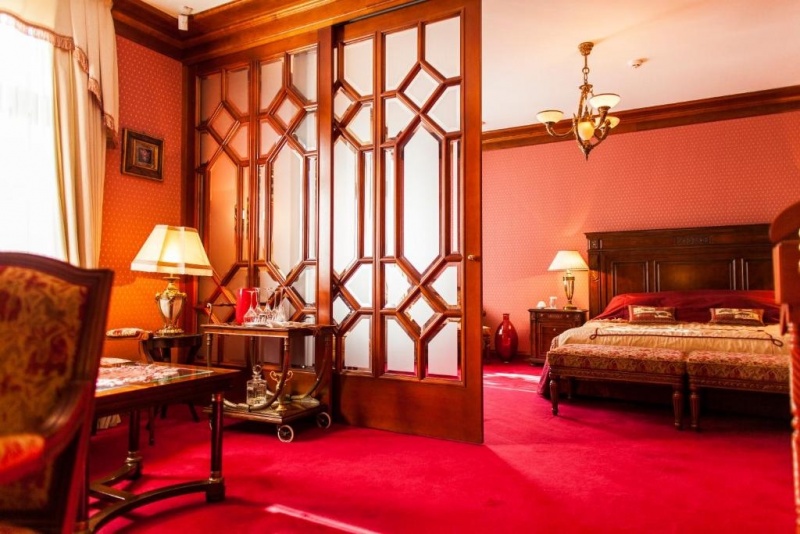 Rubīna nakšņošana ar SPA centra apmeklējumu "TB Palace Hotel & SPA"