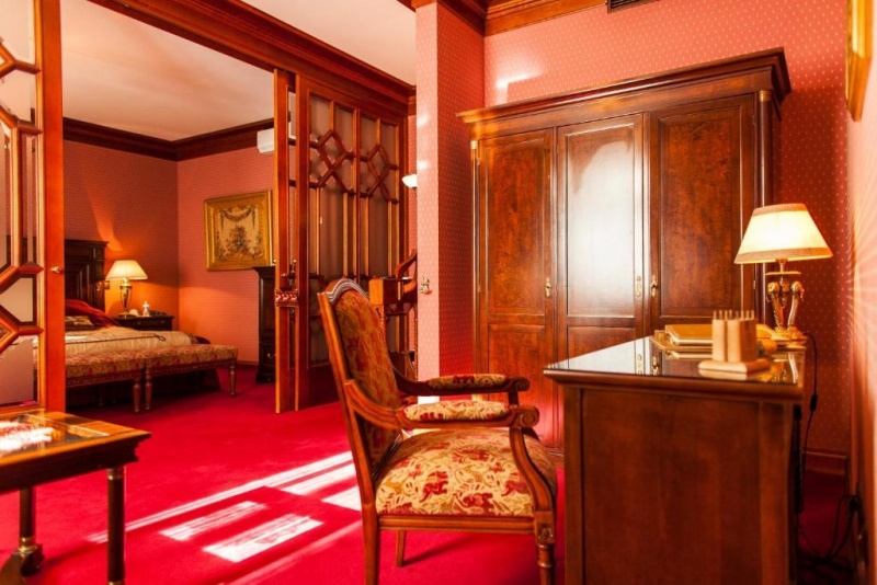 Rubīna nakšņošana ar SPA centra apmeklējumu "TB Palace Hotel & SPA"