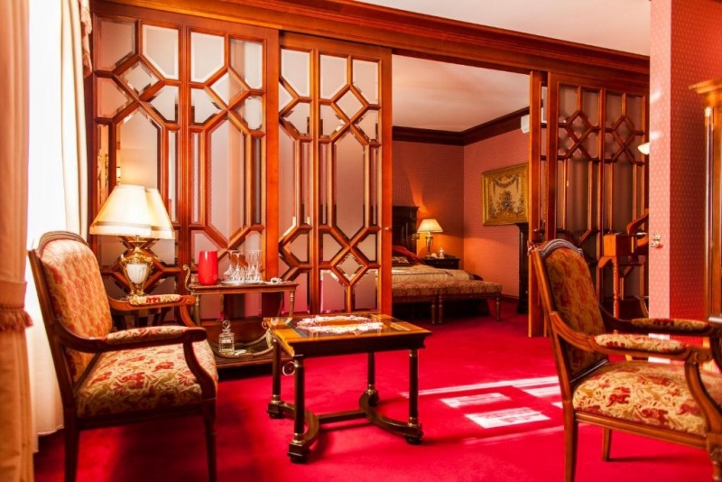 Rubīna nakšņošana ar SPA centra apmeklējumu "TB Palace Hotel & SPA"