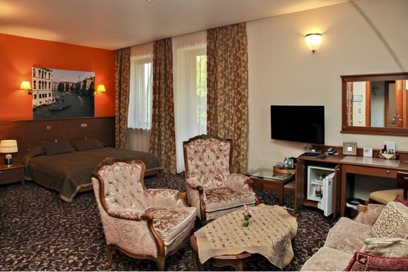 Романтический отдых с джакузи + ужин в Pažaislis Park Hotel