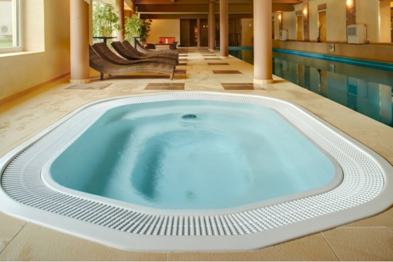 Nakšņošana ar SPA un brokastīm diviem viesnīcā „Romantic” Panevēžā