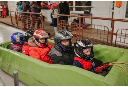 Ģimenes brauciens ar vučko bobsleja un kamaniņu trasē "Sigulda"