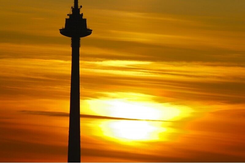 Romantiskas vakariņas virs debesīm diviem Televīzijas tornī Viļņā