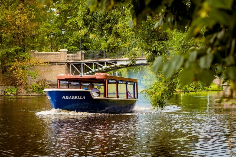 "Vecpilsētas panorāmas reiss" brauciens pa Rīgas kanālu un Daugavu