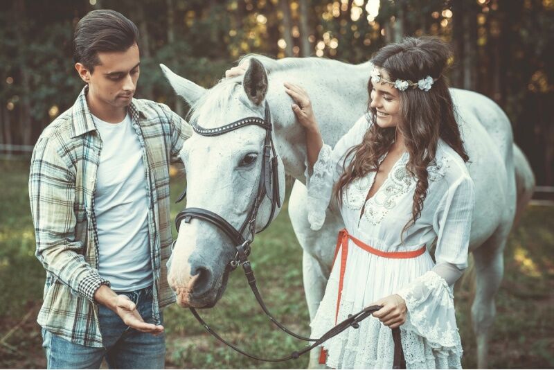 Романтическая прогулка на лошадях в историческом парке Юмправмуйжа
