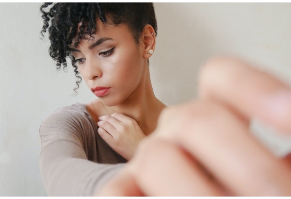 Прокалывание ушей в "Beauty Secrets Studija" в Юрмале