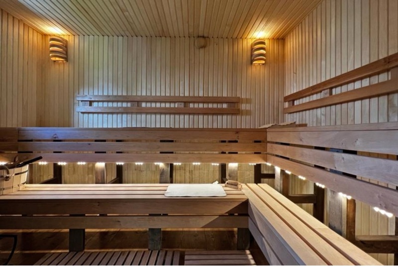 Романтический LUX-отдых в гостевом доме с сауной, чаном с джакузи и шампанским "Nandi Rezidences"