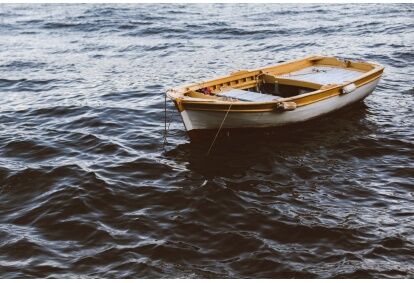 Встреча рассвета на весельной лодке на озере Кишэзерс