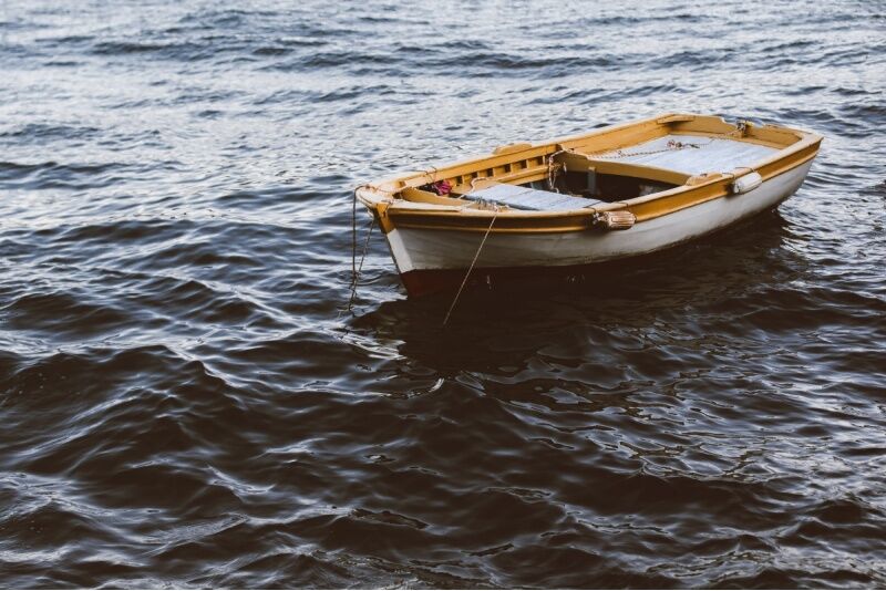 Встреча рассвета на весельной лодке на озере Кишэзерс