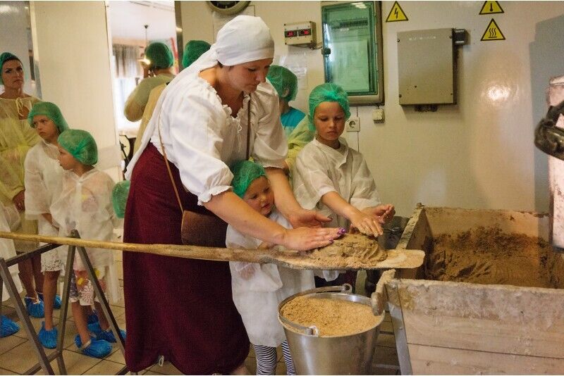 Семейная экскурсия "Цельнозерновой хлеб в подмышке" в пекарне "Lāči"