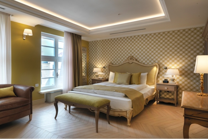 Роскошная ночёвка с видом на площадь Ливу и завтраком в отеле Relais Le Chevalier