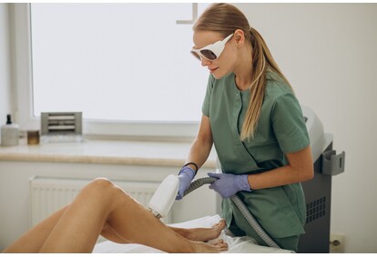 Lāzerepilācijas procedūra sievietēm - paduses + kājas visā garumā + dziļais bikini