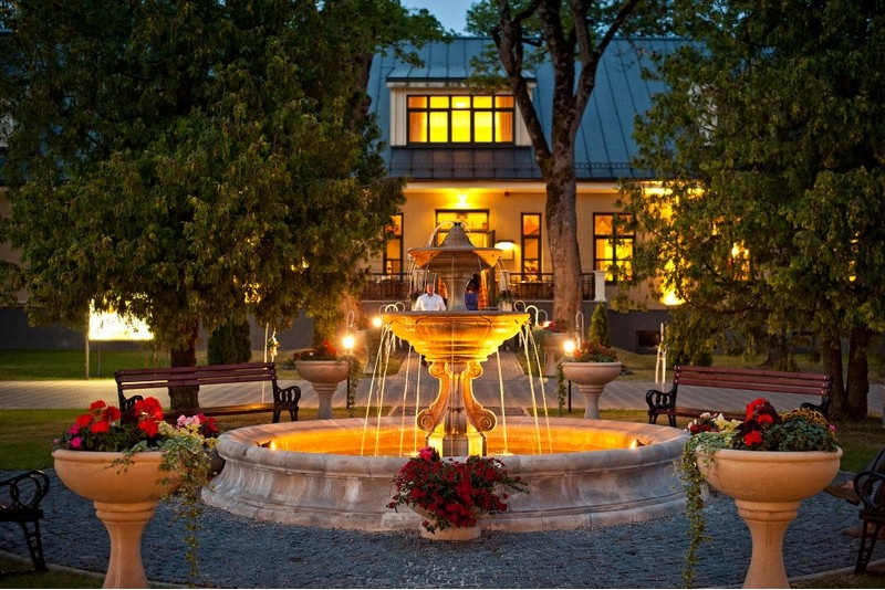 Ночь в отеле усадьбы Скрунда с индивидуальным посещением SPA