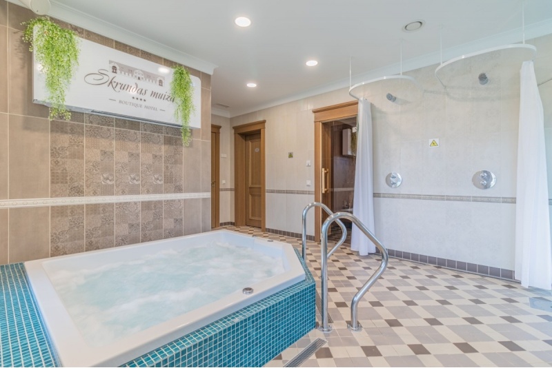 Проживание в усадьбе Скрунда в номере "Superior" с индивидуальным посещением SPA