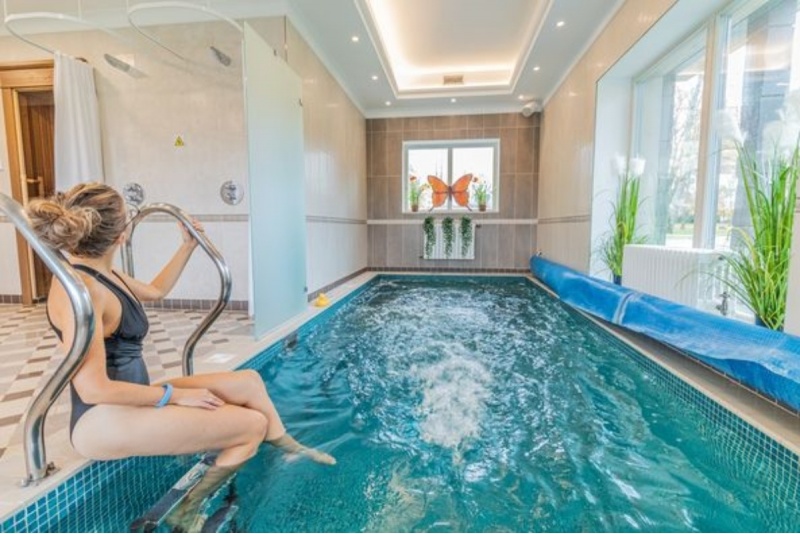 Проживание в усадьбе Скрунда в номере "Superior" с индивидуальным посещением SPA