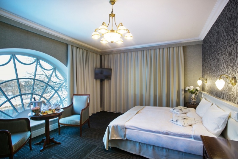 Ночевка в усадьбе Скрунда в номере "LUX" с приватным посещением SPA