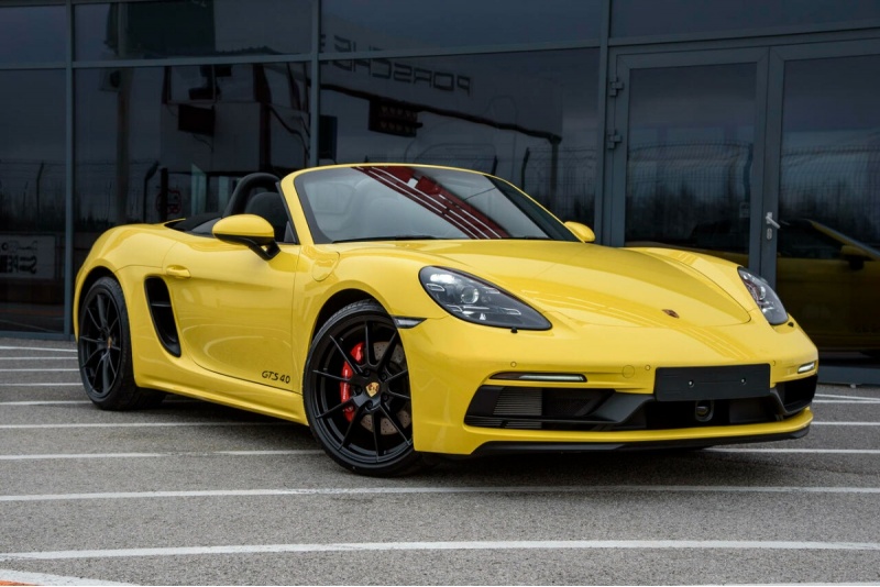 Piedzīvojiet braucienu "3 apļi" ar Porsche 718 Boxster GTS 4.0 Pērnavā