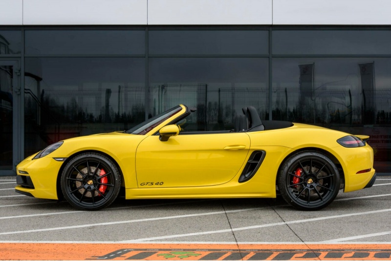 Подарочная поездка «3 круга» на Porsche 718 Boxster GTS 4.0 в Пярну