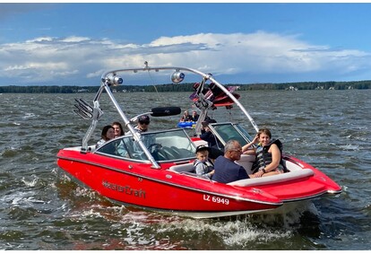 Круиз по четырем озерам на 9-местной моторной лодке MasterCraft X2