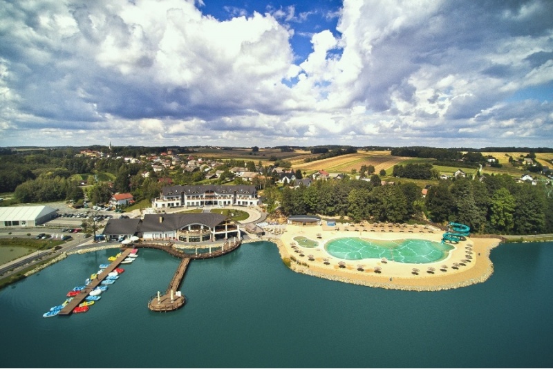 Расслабляющий отдых у водохранилища для двоих в Molo Resort