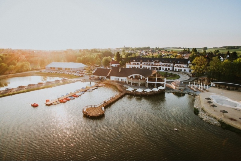 Relaksējoša atpūta pie ūdenskrātuves diviem Molo Resort