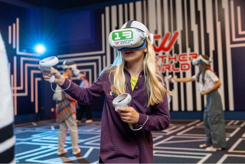 Приключение виртуальной реальности «Another World VR Арена Рига» в выходные