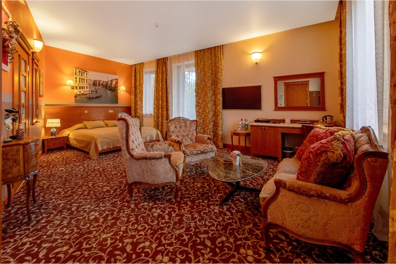 Романтический отдых с джакузи + ужин в Pažaislis Park Hotel