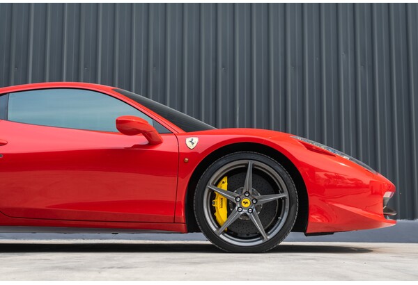 Izbrauc ar Ferrari 458 pa pilsētas ceļiem Viļņā, Kauņā vai Klaipēdā