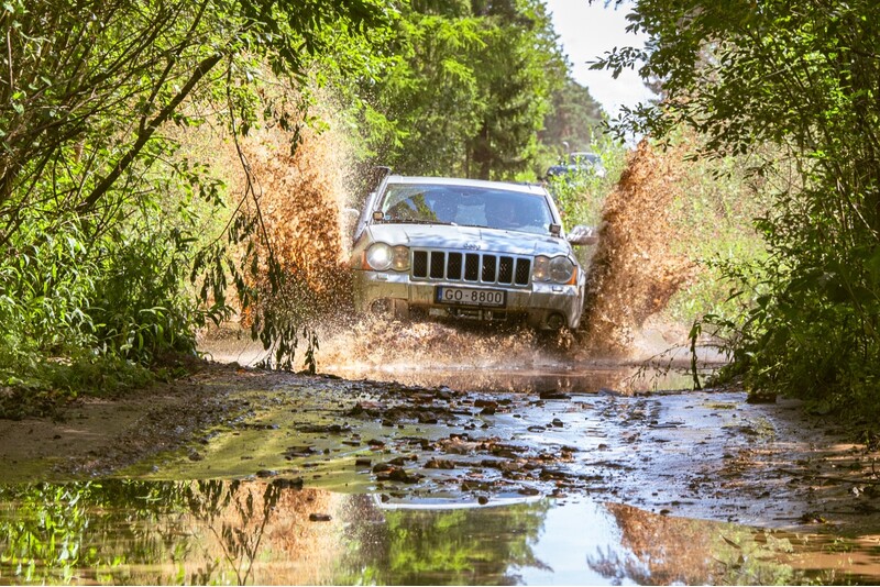 Обучение внедорожному вождению — индивидуальный однодневный курс от "4x4 Centrs"
