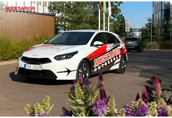 B kategorijas teorija un obligātās braukšanas nodarbības autoskolā "Mustangs"