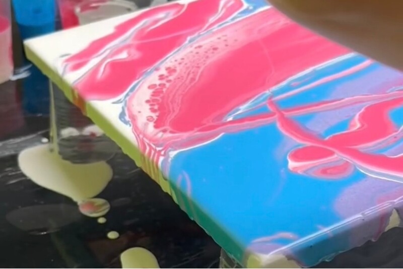 Glezna  FLUID ART tehnikā – meistarklase 1 personai