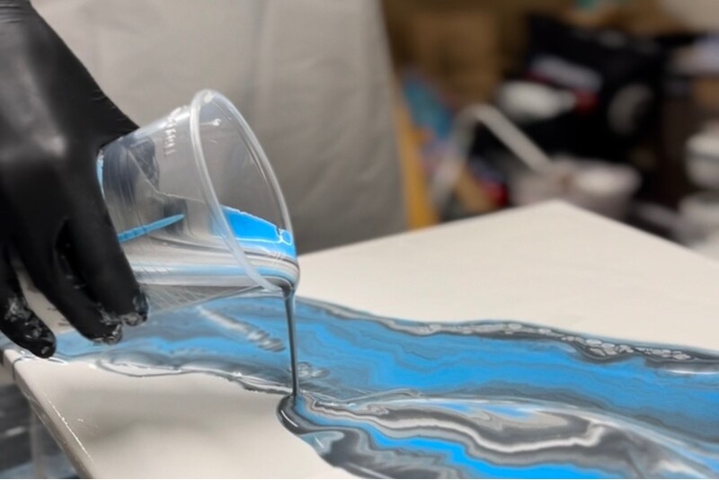 Glezna  FLUID ART tehnikā – meistarklase 1 personai