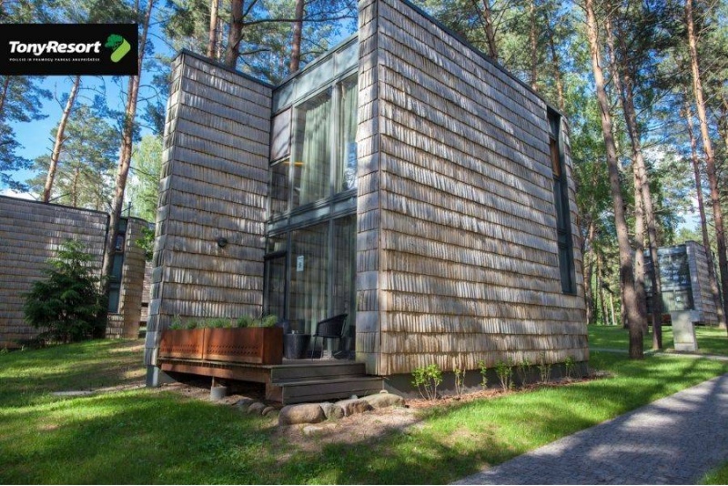 Nakšņošana ar pirti un vakariņām privātā namiņā diviem „TonyResort“
