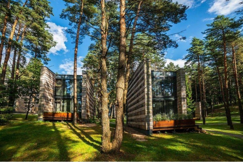 Ночь с ужином для семьи в «TonyResort»
