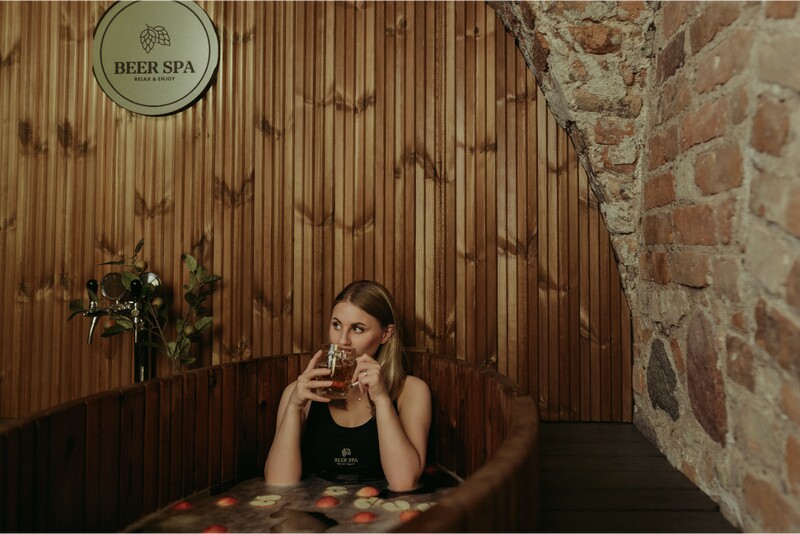 Alus SPA procedūra VIP istabā ĄŽUOLAS „BEER SPA“ Viļņā