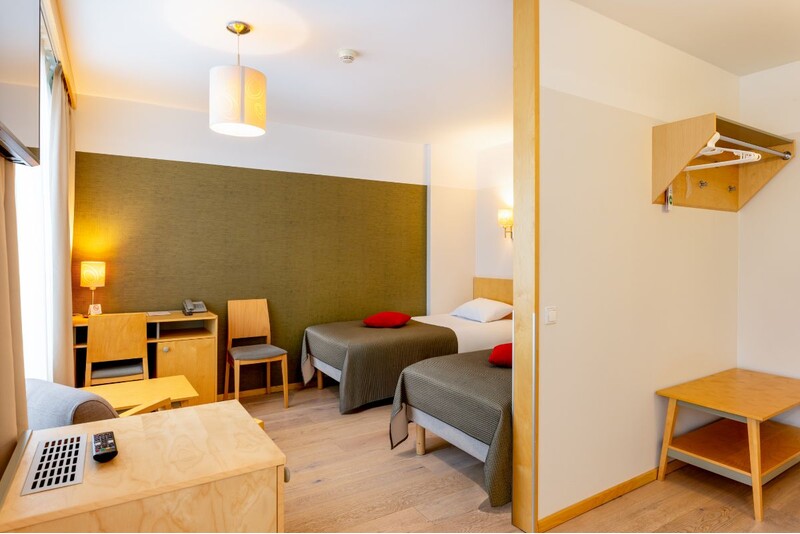 Семейный отдых в Hotell Tartu с посещением научного центра AHHAA
