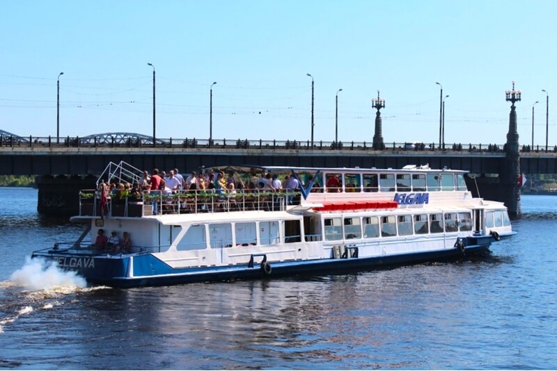 «Рижский панорамный рейс» – поездка на кораблике «Jelgava» или «Liepāja» в Риге