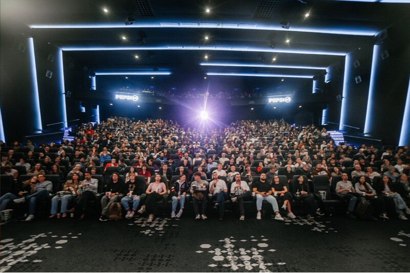 Посещение кинотеатра „Forum Cinemas“ + закуски