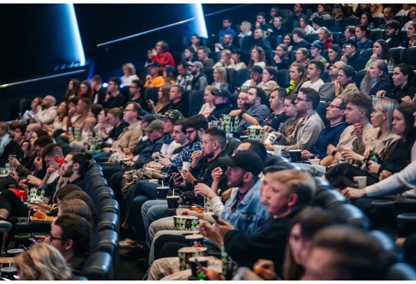 Посещение кинотеатра „Forum Cinemas“ + закуски