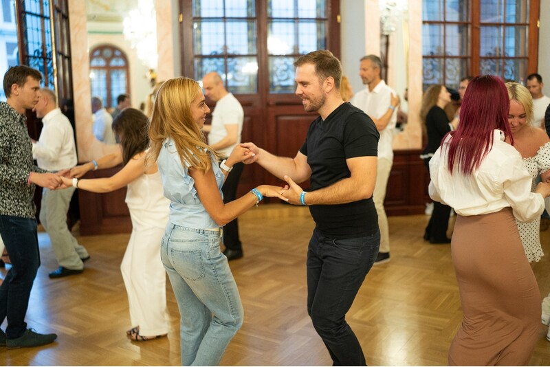 Индивидуальные уроки танца бачата в студии "Bachata Riga"