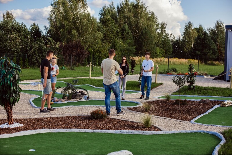 Игра в мини-гольф для семьи «Minigolfs Āres»