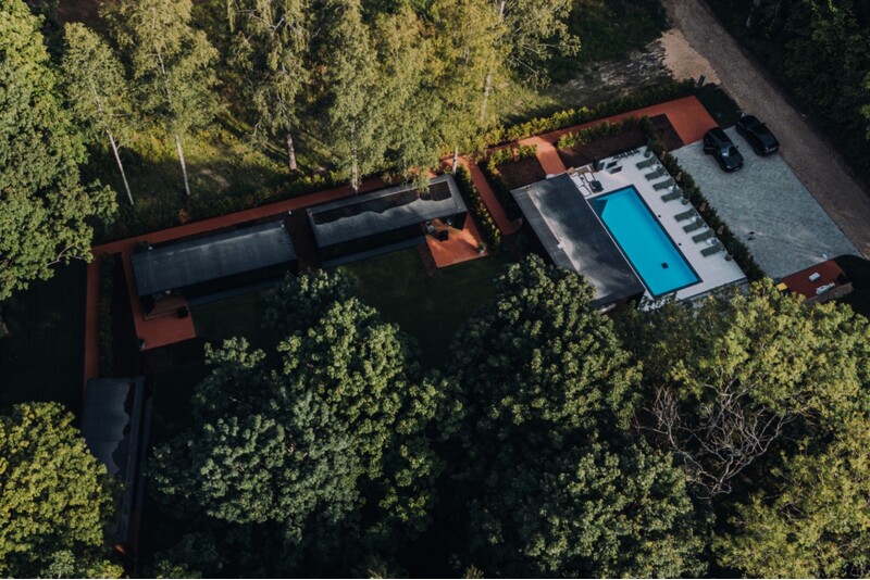 Ночь в «Stars Resort» с сауной и сезонным отдыхом у бассейна для семьи
