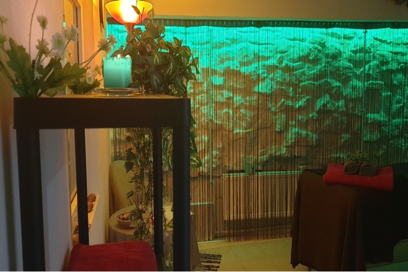 Galvas, muguras un roku masāža salonā „Green SPA“