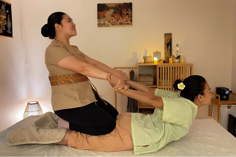 Традиционный тайский массаж в студии „Sawasdee Thai Massage“