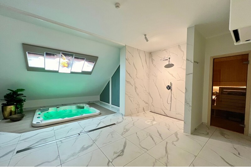 Ночь в номере Deluxe в «Sanvilla» с частным посещением SPA